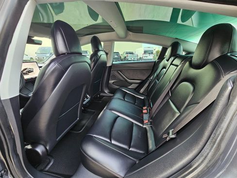 Used 2022 Tesla Model 3 Long Range image 18