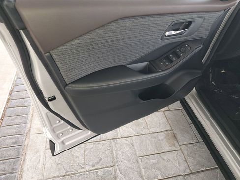 Certified 2023 Nissan Rogue SV image 5