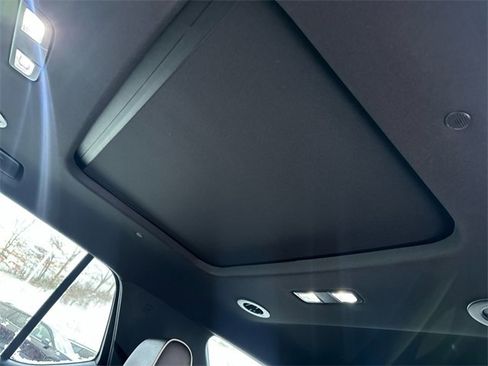 Used 2023 Chevrolet Traverse Premier w/ Redline Edition image 24