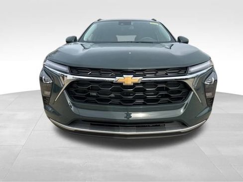 New 2026 Chevrolet Trax LT w/ Sunroof Package image 8