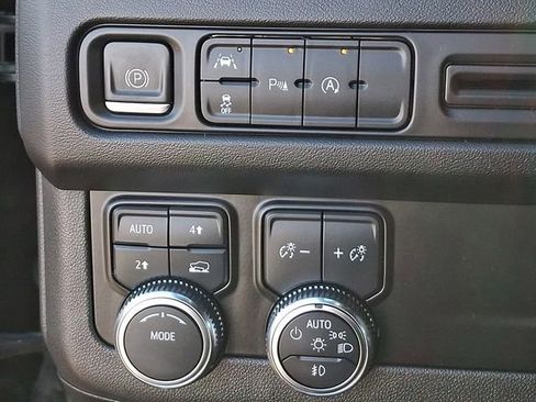 Used 2023 GMC Yukon XL SLT image 29