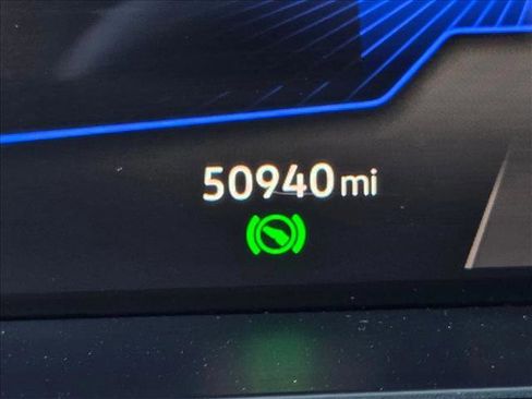 Used 2024 Volkswagen Taos SE image 11