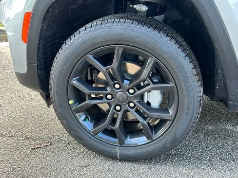 New 2025 Jeep Grand Cherokee Limited image 26