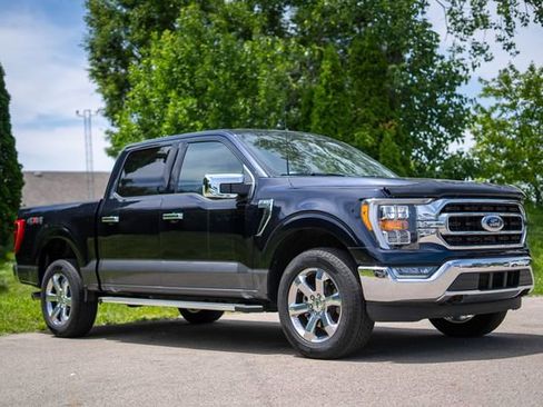 Used 2022 Ford F150 XLT w/ Equipment Group 302A High AWD/4WD image 3