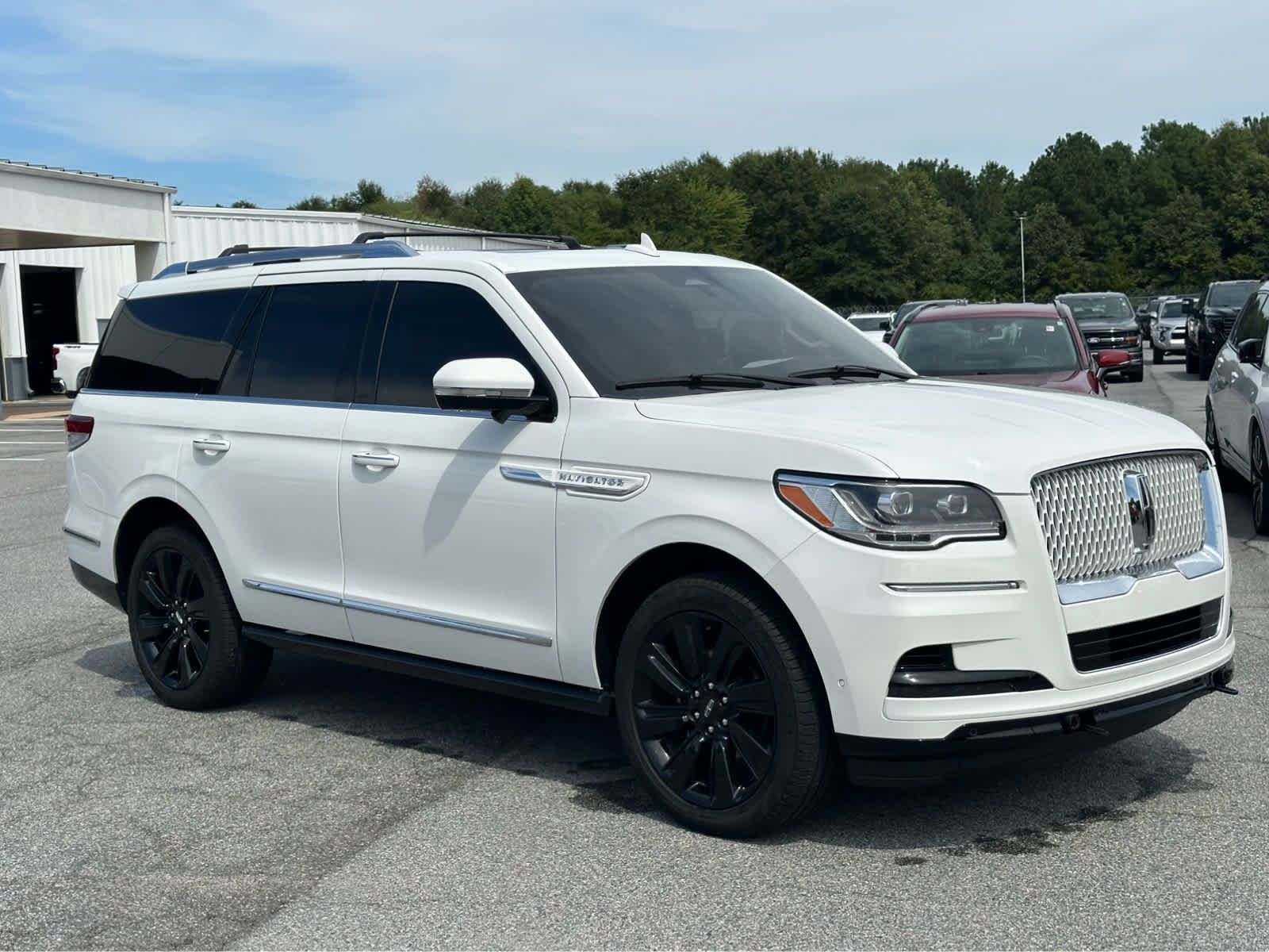 Used 2024 Lincoln Navigator Reserve AWD/4WD image 5