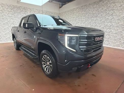 Used 2023 GMC Sierra 1500 AT4 w/ AT4 Premium Package AWD/4WD image 9