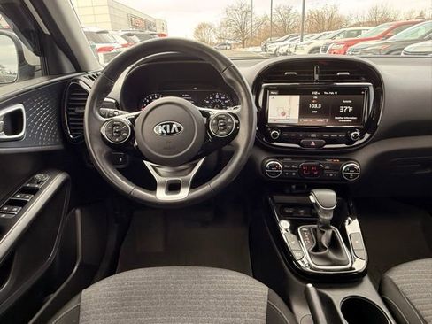 Used 2021 Kia Soul EX image 22