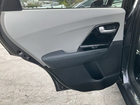 Used 2019 Kia Niro EX Premium w/ Sunroof Package image 31