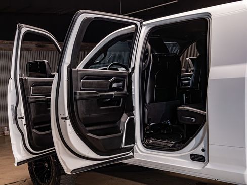 Used 2024 RAM 2500 Laramie w/ Night Edition image 31