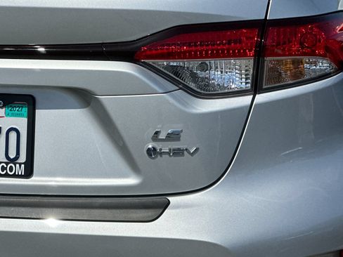 Used 2025 Toyota Corolla LE w/ Convenience Package FWD image 25
