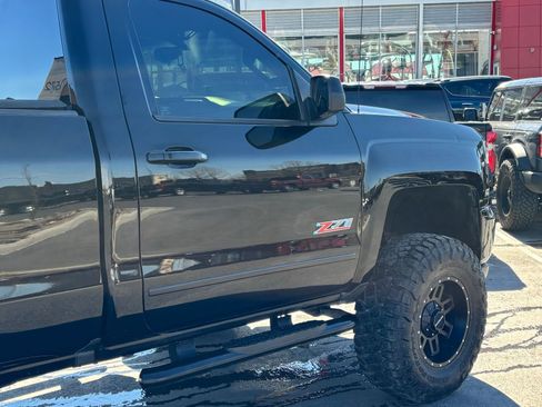 Used 2017 Chevrolet Silverado 1500 LT w/ LT Convenience Package image 7