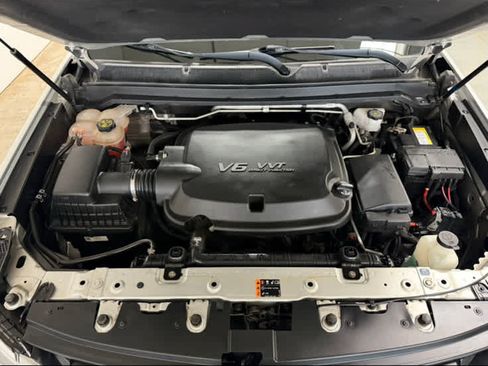 Used 2019 Chevrolet Colorado LT AWD/4WD image 12