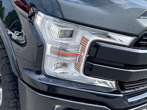 Used 2019 Ford F150 Lariat w/ Equipment Group 502A Luxury AWD/4WD image 31