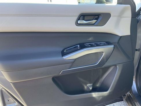 New 2026 Nissan Pathfinder SL image 13