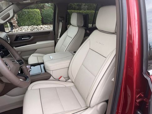 Used 2025 GMC Yukon Denali w/ Denali Reserve Package AWD/4WD image 14