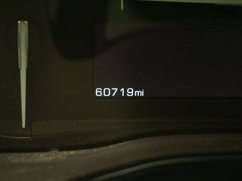 Used 2018 Cadillac XT5 FWD image 17