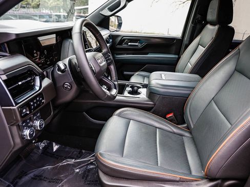 Used 2025 GMC Yukon XL AT4 image 19