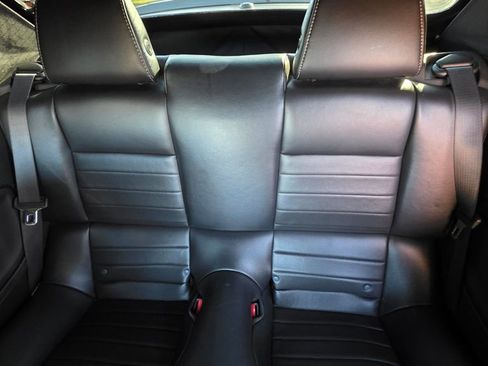 Used 2013 Ford Mustang Premium image 18