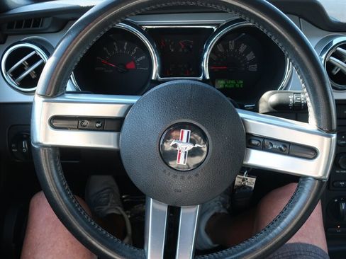 Used 2006 Ford Mustang Premium image 14