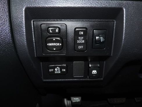 Used 2017 Toyota Tundra SR5 w/ SR5 Upgrade Package RWD image 27