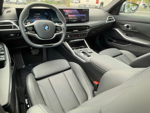 Used 2025 BMW 330i Sedan w/ Convenience Package image 31