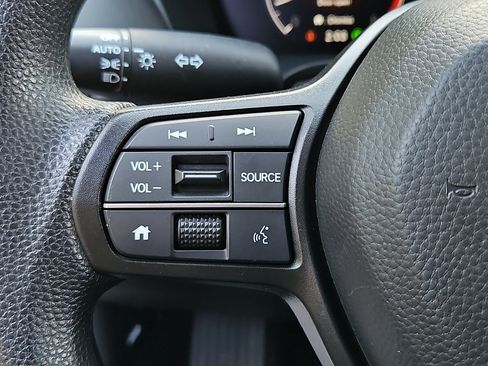 Used 2025 Honda HR-V LX image 20