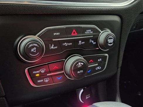 Used 2016 Dodge Charger R/T image 33