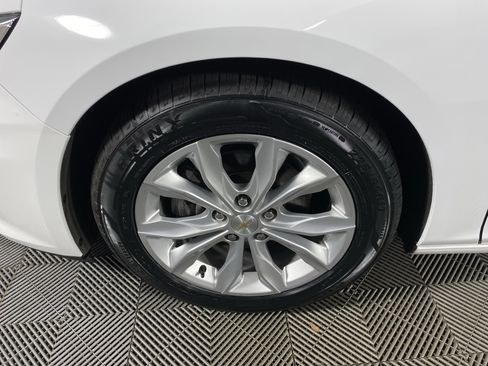 Used 2024 Chevrolet Malibu LT image 14