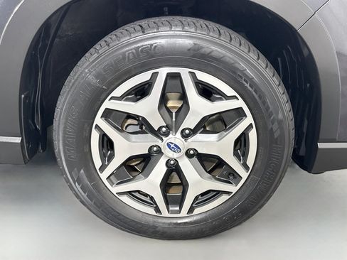 Used 2019 Subaru Forester Premium AWD/4WD image 32