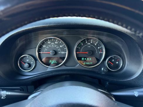 Used 2015 Jeep Wrangler Unlimited Rubicon AWD/4WD image 26