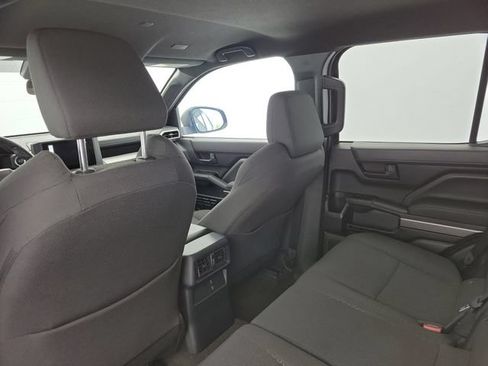 Used 2025 Toyota 4Runner SR5 AWD/4WD image 12