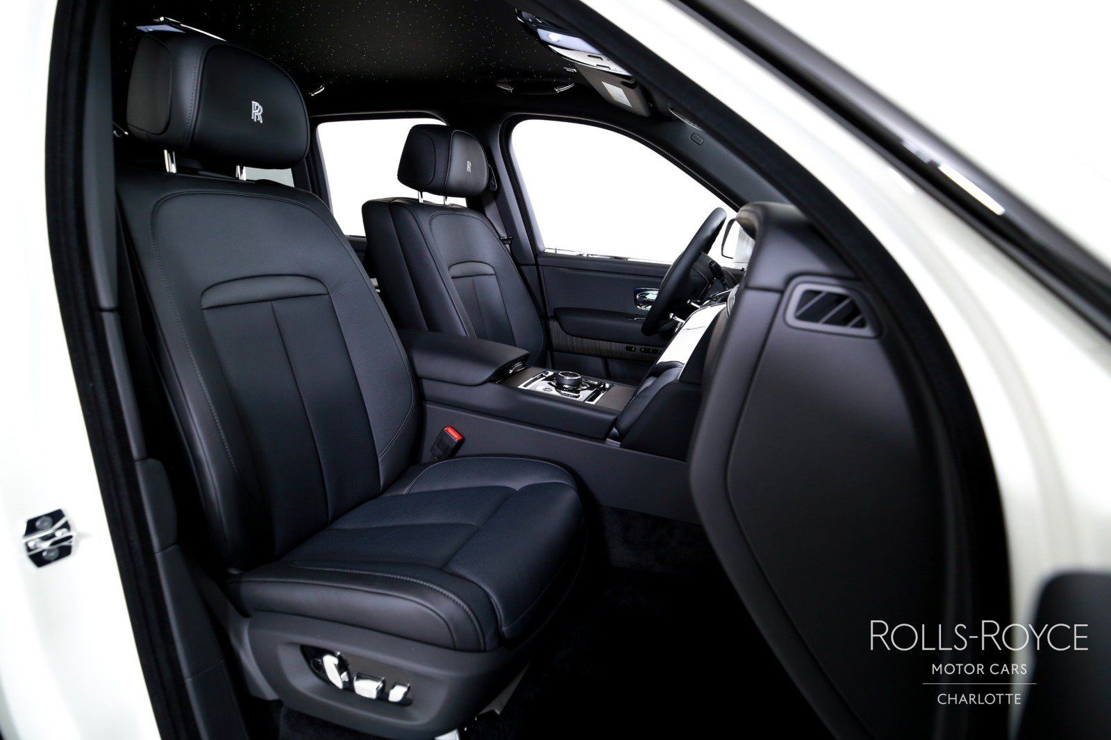 Used 2026 Rolls-Royce Cullinan AWD/4WD image 36