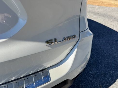 Used 2019 Nissan Rogue SL w/ Premium Package image 35