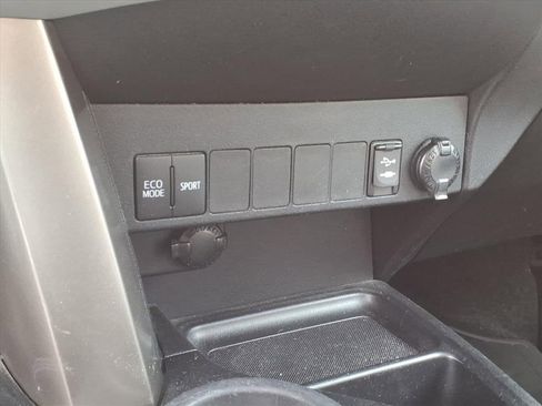 Used 2014 Toyota RAV4 XLE image 23