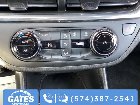 Used 2025 Buick Envista Preferred image 19