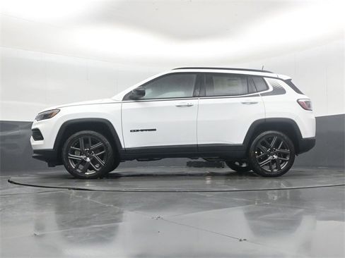 New 2026 Jeep Compass Latitude image 43