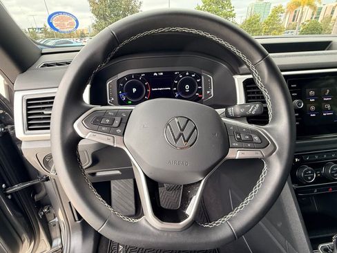 Used 2022 Volkswagen Atlas Cross Sport SE image 30