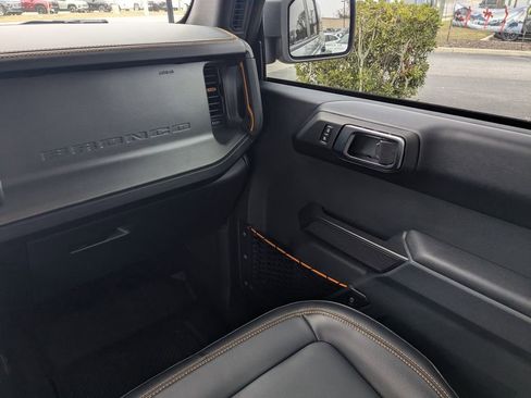 Used 2024 Ford Bronco Badlands image 18