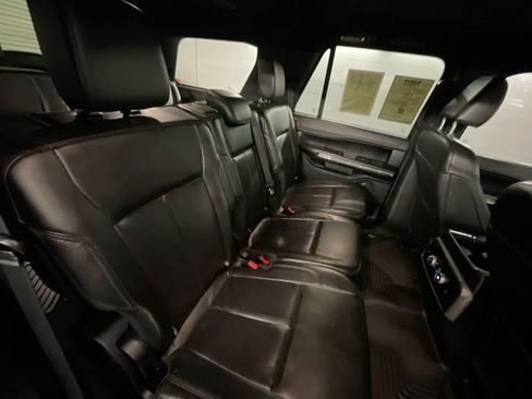 Used 2021 Ford Expedition XLT image 27