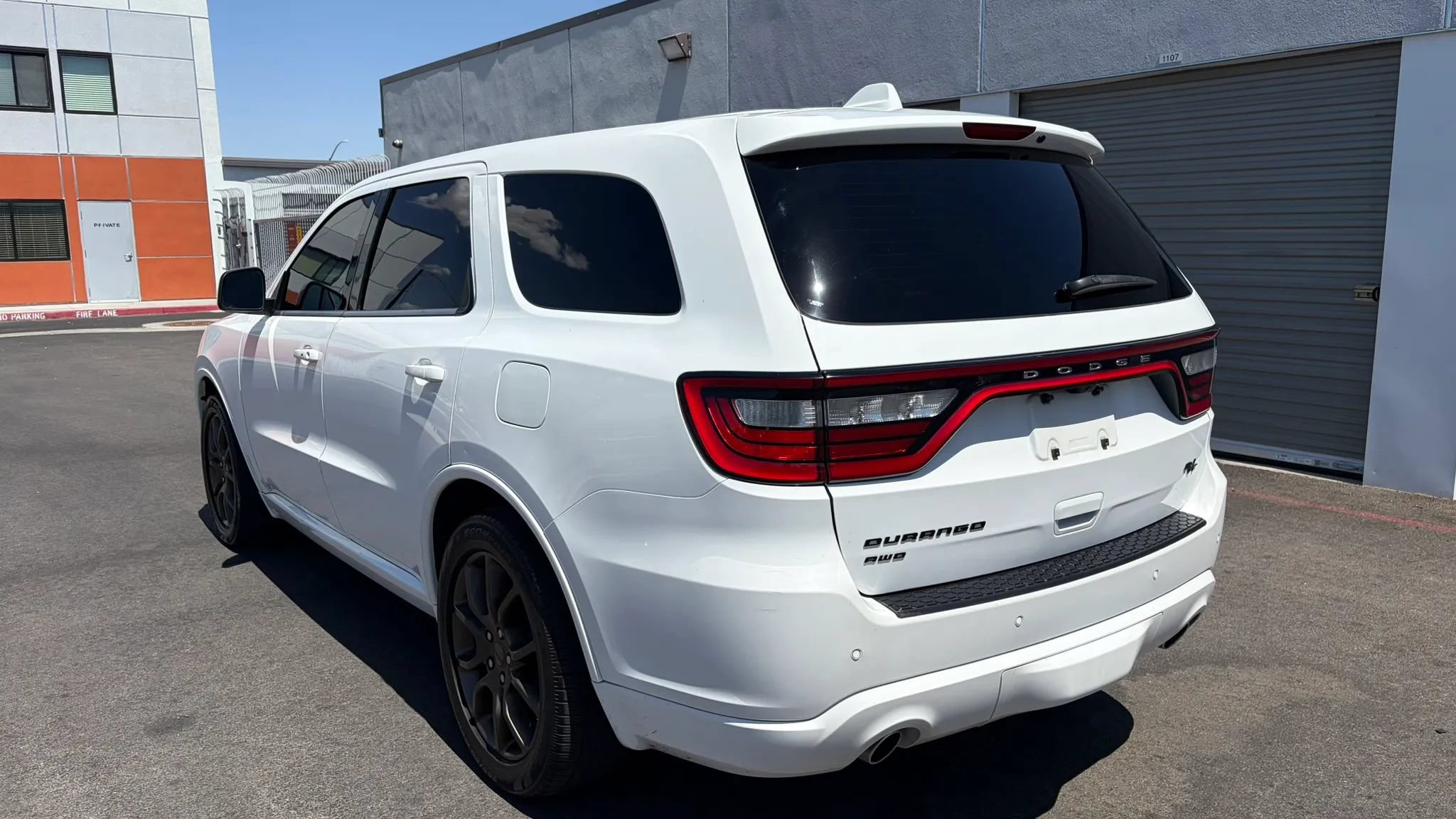 Used 2017 Dodge Durango R/T w/ Technology Group AWD/4WD image 3