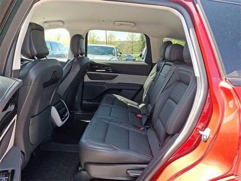 Certified 2024 Lincoln Nautilus Reserve AWD/4WD image 10