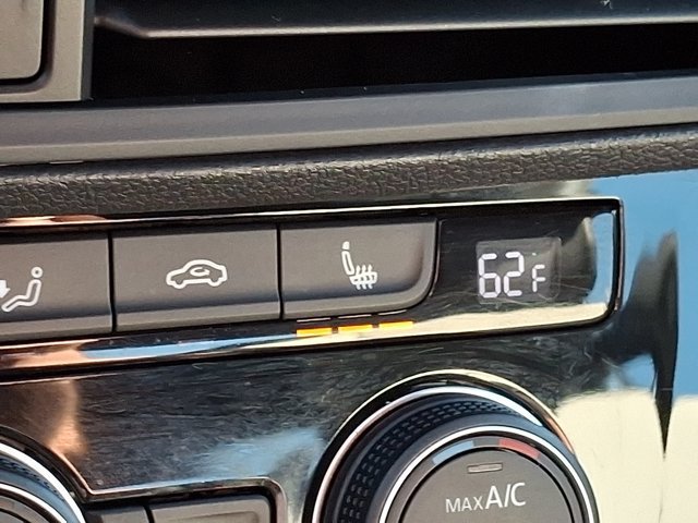 Used 2020 Volkswagen Jetta R-Line w/ R-Line Cold Weather Package FWD image 28