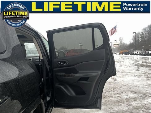 Used 2023 GMC Acadia Denali image 27