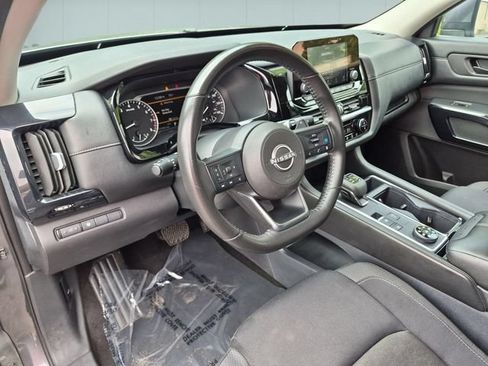 Used 2024 Nissan Pathfinder SV AWD/4WD image 11