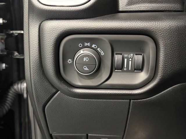 Used 2026 RAM 2500 Laramie AWD/4WD image 17