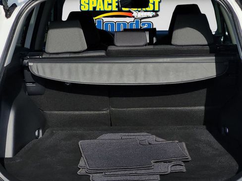 Used 2021 Toyota RAV4 XLE FWD image 14