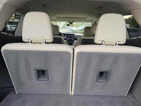 Certified 2022 Cadillac XT6 Premium Luxury image 30