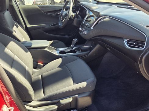 Used 2018 Chevrolet Malibu LT w/ Driver Confidence Package image 11