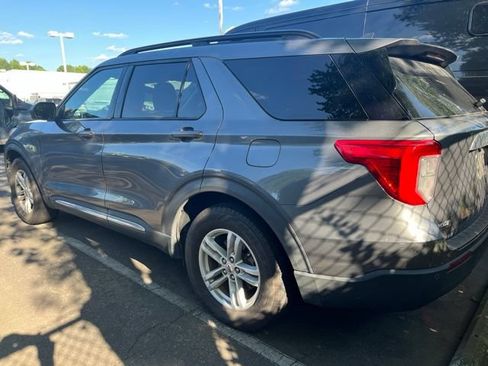 Used 2021 Ford Explorer XLT RWD image 4