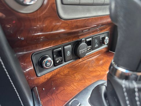 Used 2016 INFINITI QX80 4WD w/ Deluxe Technology Package image 27